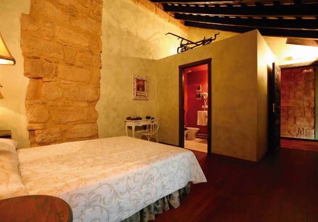 Las mejores habitaciones en Hotel Rural La Casona de Calderón. Relájate con nuestro Spa y Masaje en Sevilla